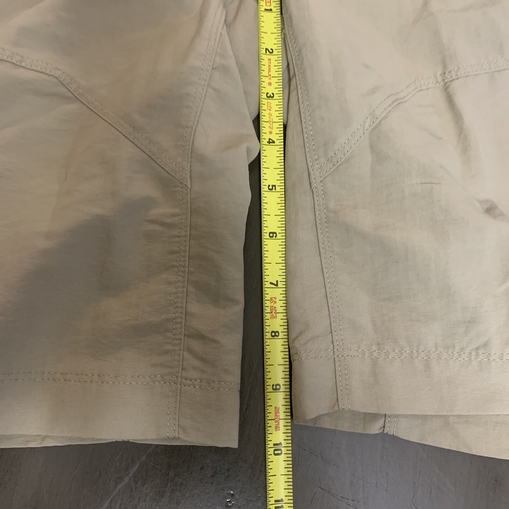 The North Face Khaki Cargo Shorts - Size‎ 36 Men's - Picture 9 of 10